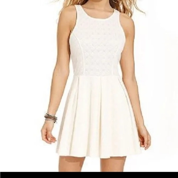 Jessica Simpson Dresses & Skirts - Jessica Simpson Jacquard Skater dress sleeveless Matelasse Antique White Small